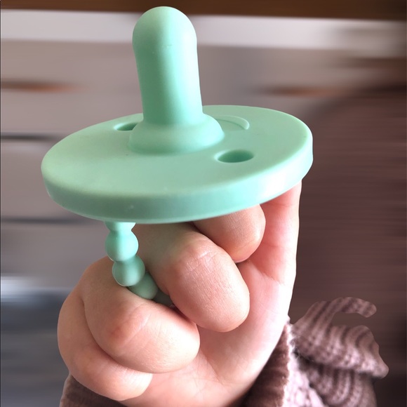 (1) Teething pacifiers - Picture 2 of 9